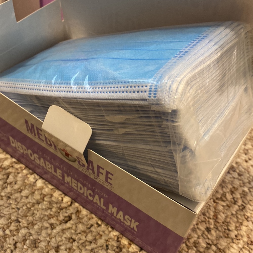 NIB Medi Safe 4 Boxes of 50 Pleated Earloop Disposable Face Masks Latex Free - Picture 4 of 15
